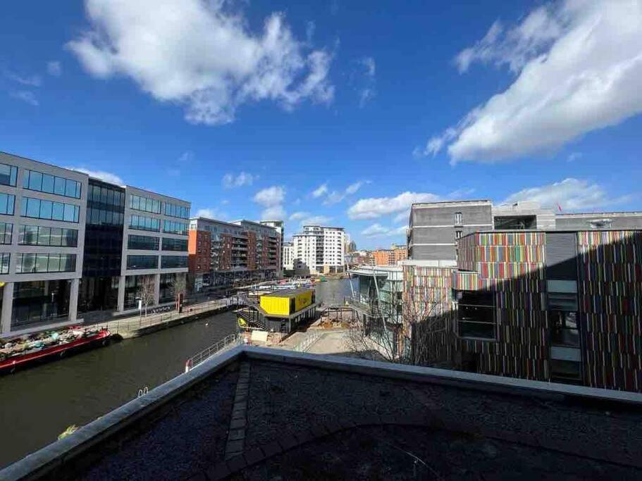 Leeds Clarence Dock 2 Bedroom Apt エクステリア 写真