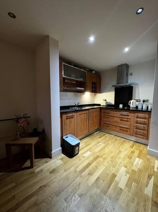 Leeds Clarence Dock 2 Bedroom Apt エクステリア 写真