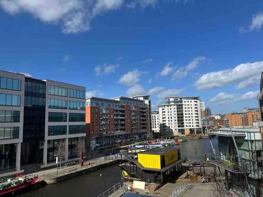 Leeds Clarence Dock 2 Bedroom Apt エクステリア 写真